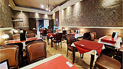 Zuid-Oost Vlaanderen - Te koop - Instapklaar Handelspand met Terras en Tuin