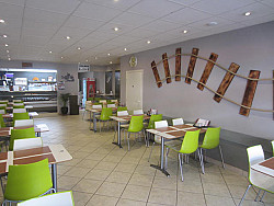 Zwijndrecht - Goed draaiende broodjeszaak bij Antwerpen