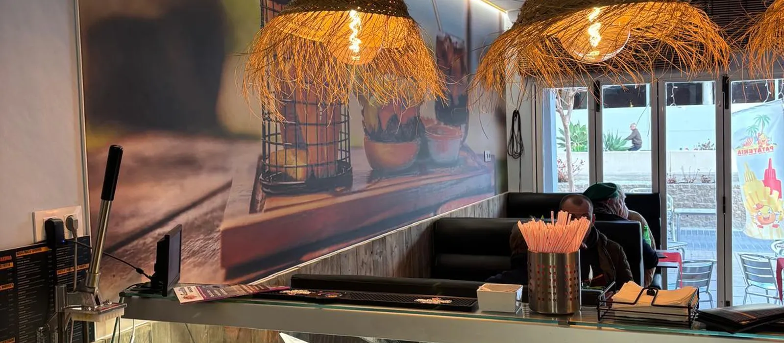 Volledig gerenoveerde cafetaria snacbar 7