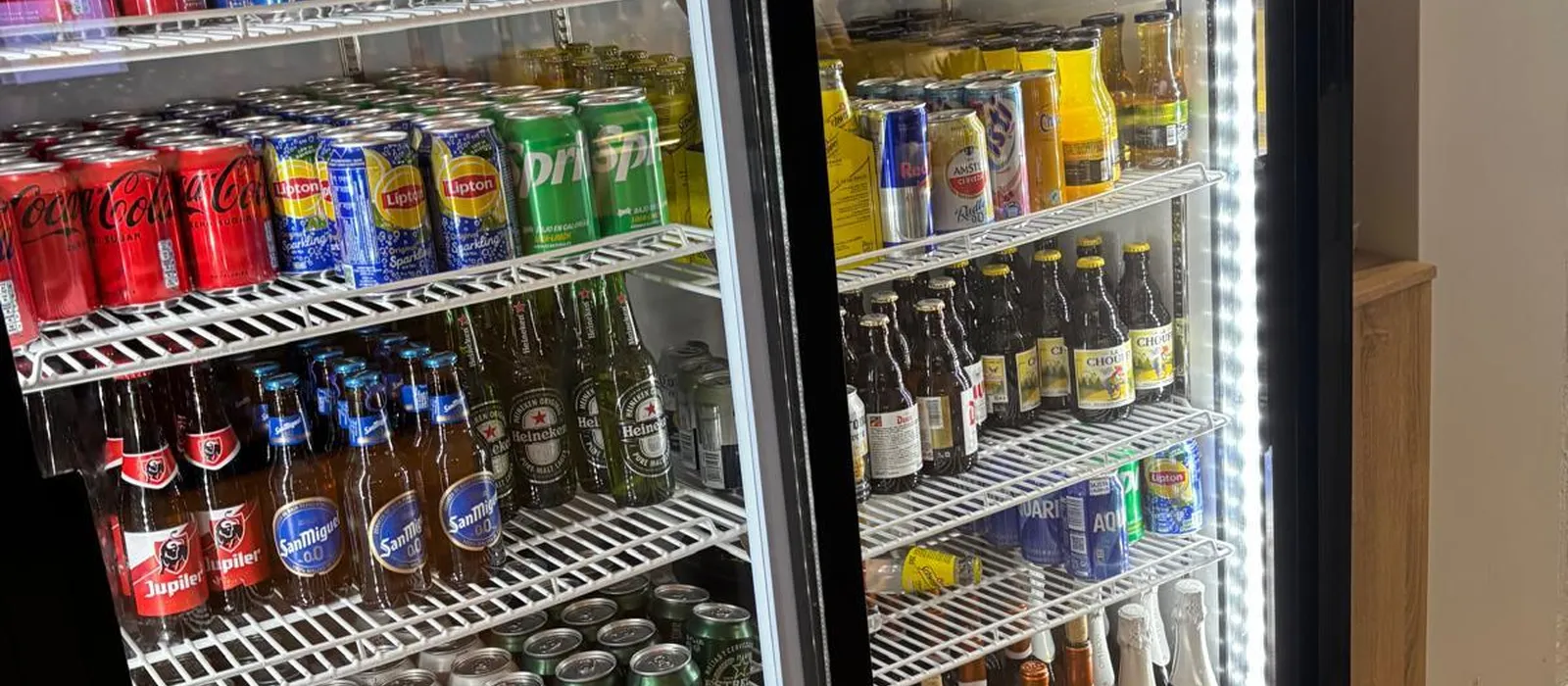 Volledig gerenoveerde cafetaria snacbar 10