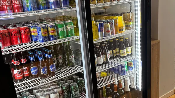 Volledig gerenoveerde cafetaria snacbar 10