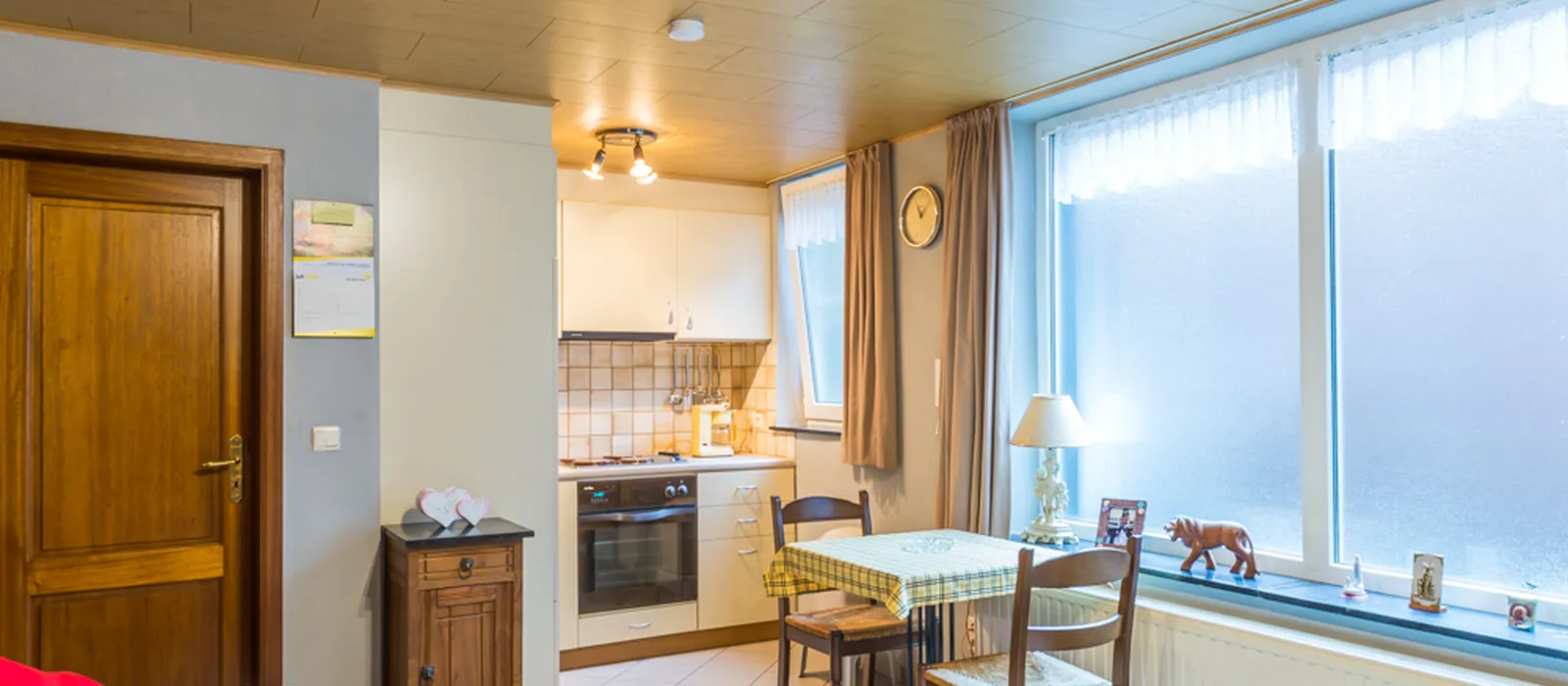 1679307933-08A-apartement-1-living-2