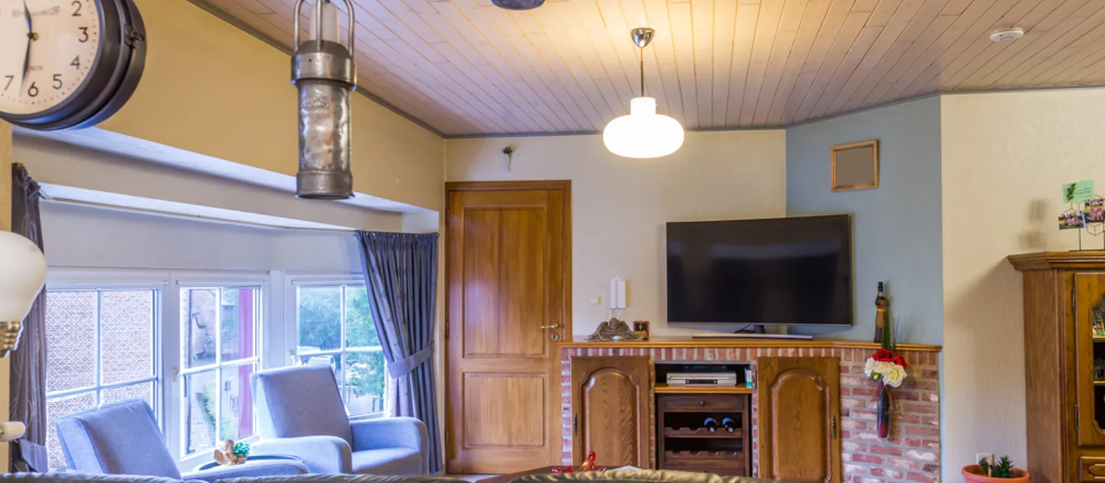 1679307943-10A-apartement-III-living-5