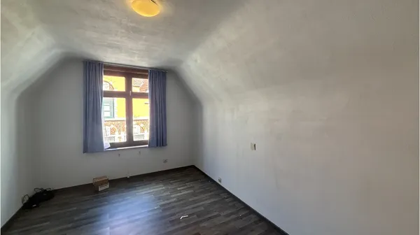 1778690695-I028811_lg